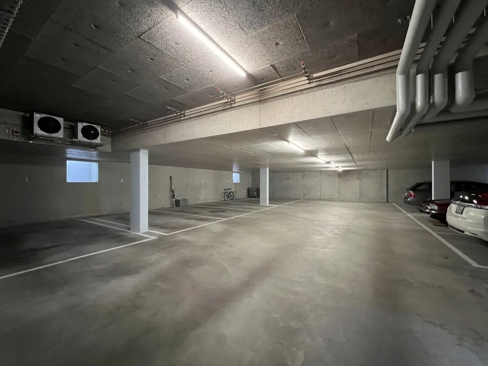 Autoeinstellhallenplatz in Münchenstein zu vermieten – Foto 2 von 3
