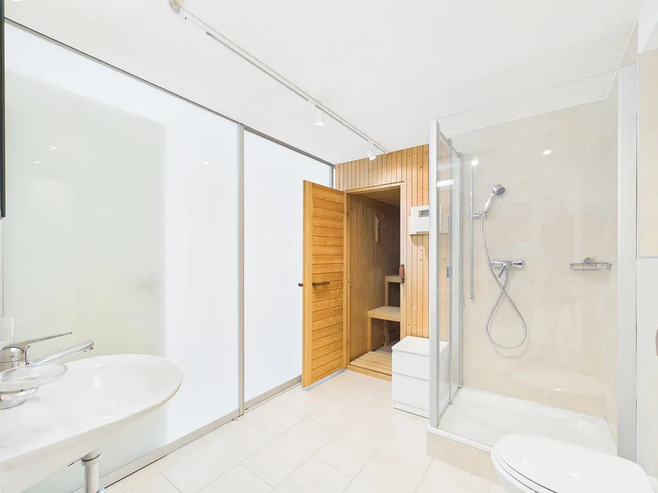 6.5-Zimmer-Haus mit grossem Garten – Foto 9 von 13