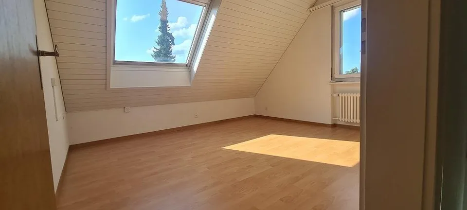 Schönes freistehendes Einfamilien-Haus in ruhigem Quartier – Foto 6 von 13