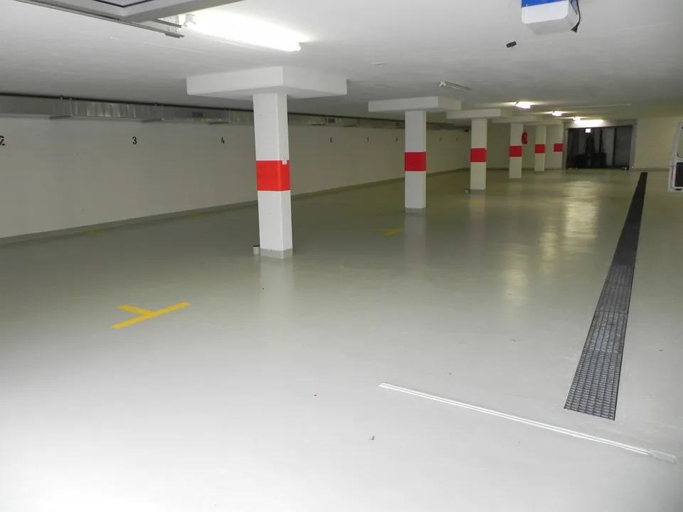 Tiefgaragenplätze zu vermieten – Foto 3 von 4