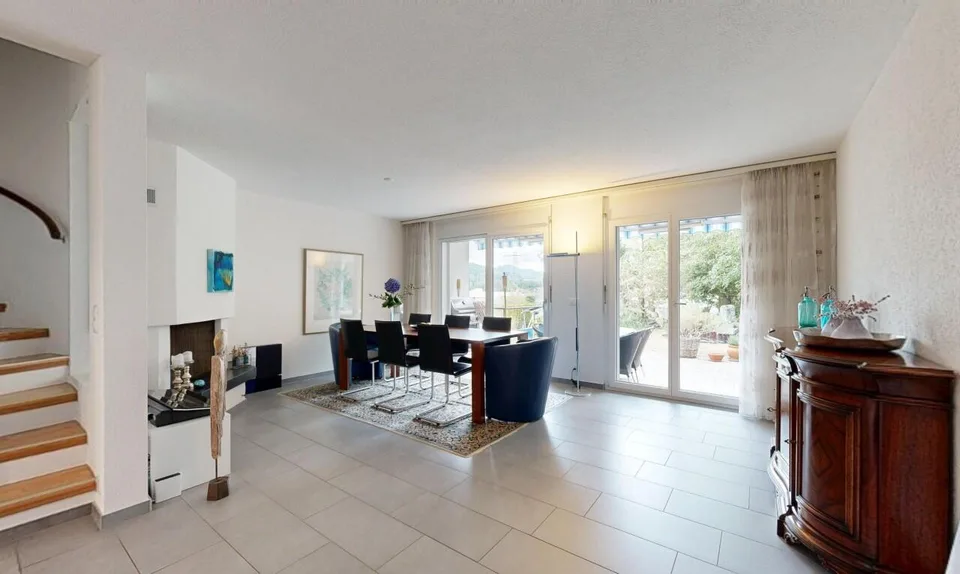 Gepflegtes 5-Zimmer-Reihenmittelhaus mit Garten und einer Doppelgarage – Foto 2 von 11