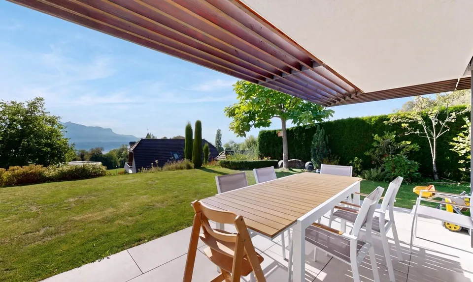 Maison contemporaine Minergie avec panorama d?exception sur le lac – photo 4 sur 11