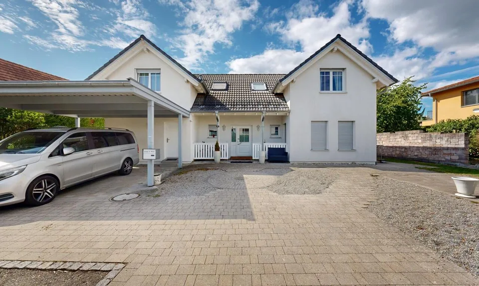 8.5 - Zimmer Einfamilienhaus mit viel Platz, Garten & ruhiger Wohnlage – Foto 3 von 13