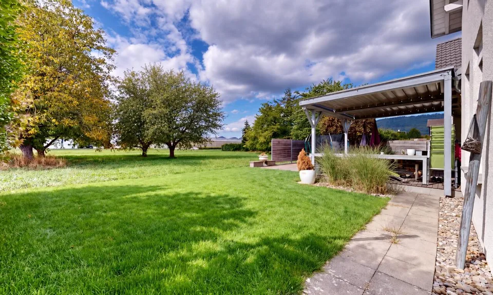 8.5 - Zimmer Einfamilienhaus mit viel Platz, Garten & ruhiger Wohnlage – Foto 5 von 13