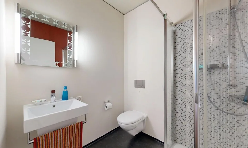 Appartamento loft stiloso di 3,5 locali a Richterswil – foto 8 di 11