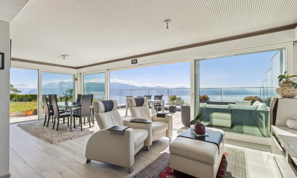 Magnifique villa individuelle avec vue imprenable sur le lac à Belmont – Foto 3 von 11