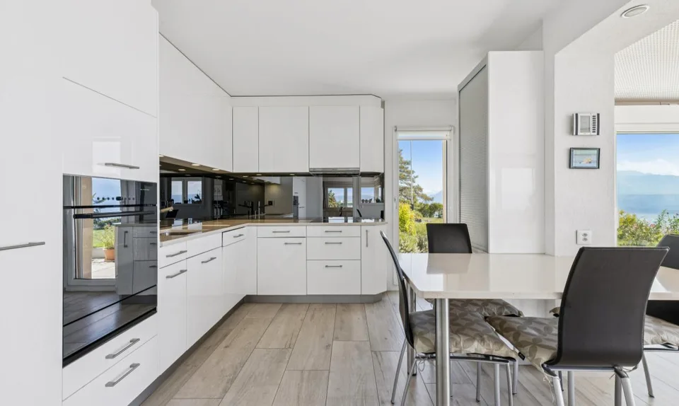 Magnifique villa individuelle avec vue imprenable sur le lac à Belmont – Foto 9 von 11