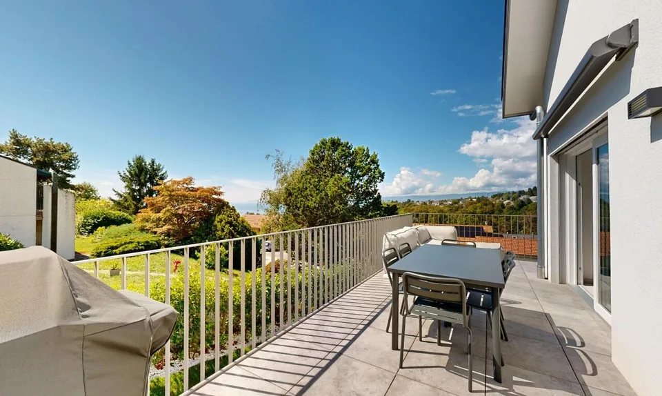 Duplex 4,5 pièces - jardin privatif et vue lac à Belmont-sur-Lausanne – photo 3 sur 11