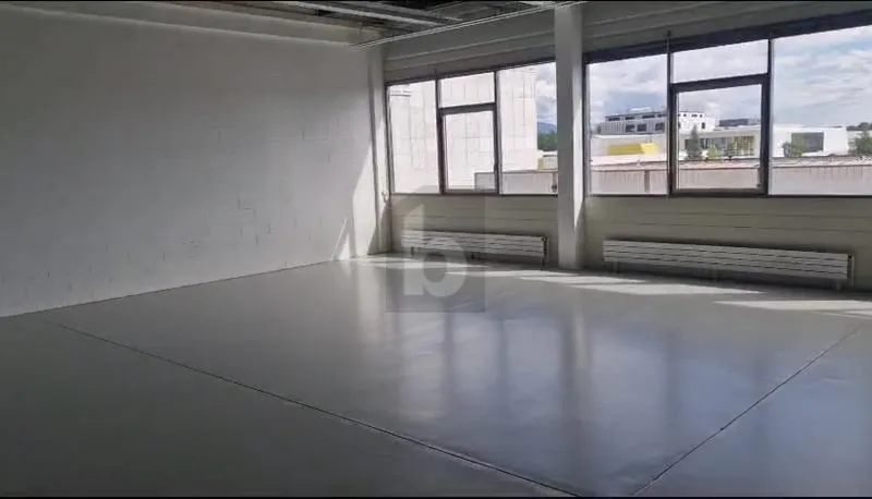 LOCAL POLYVALENT DE 110 M² – foto 2 di 5