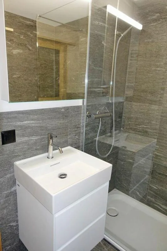 Casa a due famiglie con due appartamenti di 4,5 locali, appartamento n. 1 – foto 5 di 13