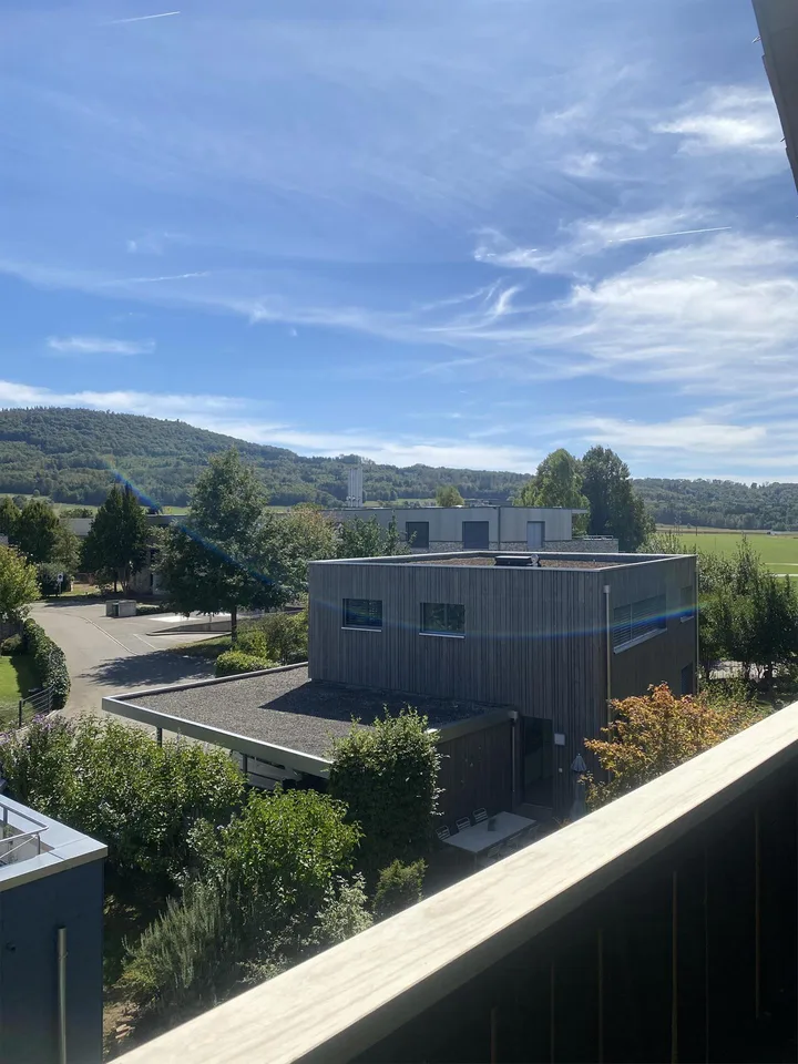 Helle 3.5-Zimmer-Dachwohnung mit Balkon und Weitsicht – Foto 10 von 11