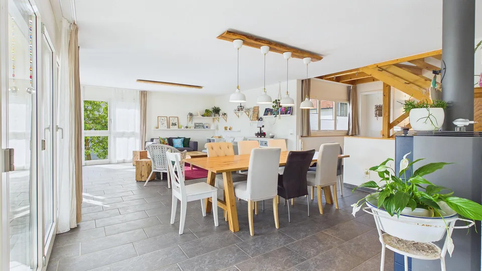 Haus mit 258m2 Wohnfläche und grenzenlosem Nutzungspotenzial – photo 2 sur 29