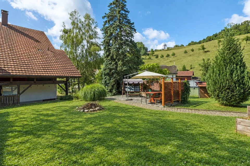 Einfamilienhaus (inkl. Werkstatt, Scheune & Schopf) – Foto 2 von 21