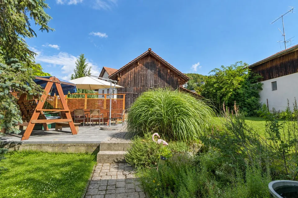Einfamilienhaus (inkl. Werkstatt, Scheune & Schopf) – Foto 3 von 21