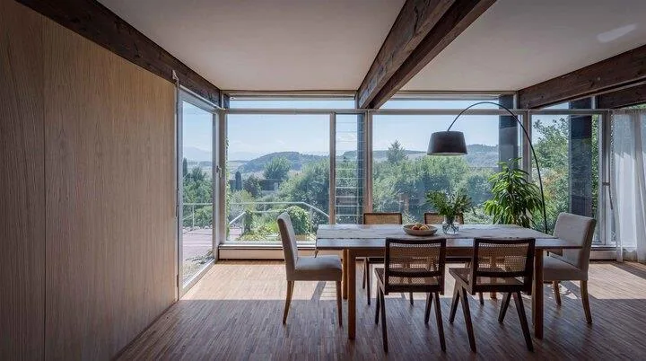 FRISCH SANIERTES ARCHITEKTENHAUS MIT ALPENBLICK UND ERWEITERUNGSPOTENTIAL – Foto 3 von 8