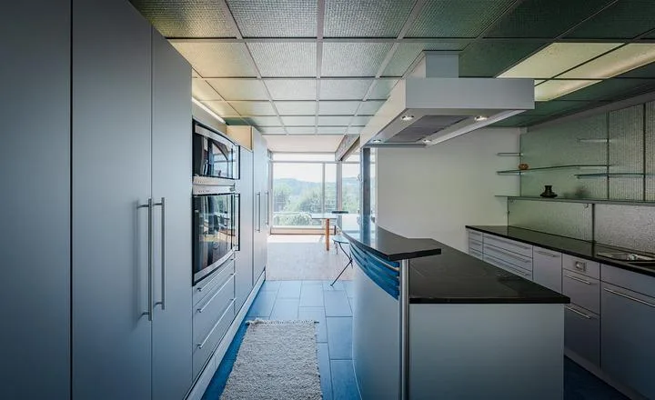 FRISCH SANIERTES ARCHITEKTENHAUS MIT ALPENBLICK UND ERWEITERUNGSPOTENTIAL – Foto 4 von 8