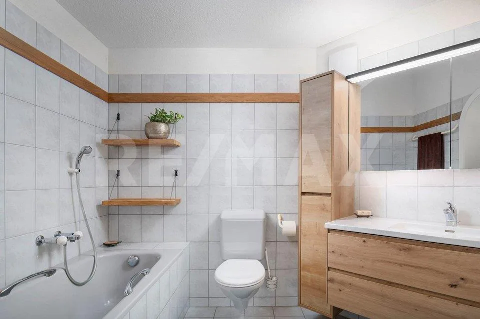 Besonderes Wohngefühl mitten in Tuggen! Grosse 3.5-Zimmer-Dachwohnu... – foto 12 di 13