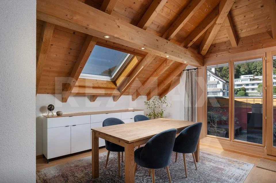Besonderes Wohngefühl mitten in Tuggen! Grosse 3.5-Zimmer-Dachwohnu... – foto 5 di 13