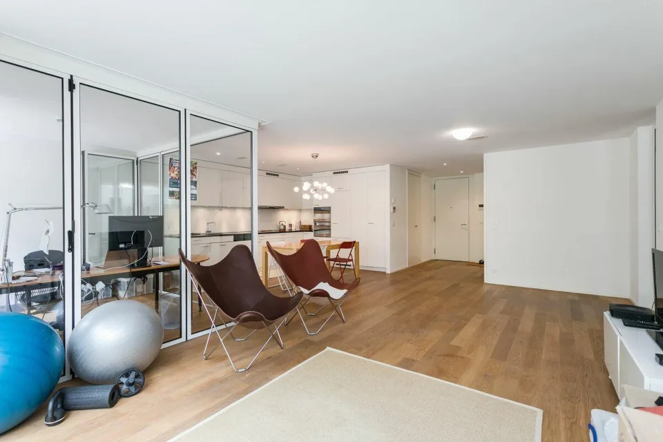 Très central et moderne appartement 2.5 pièces – photo 2 sur 11