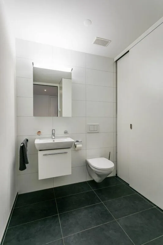 Très central et moderne appartement 2.5 pièces – photo 5 sur 11