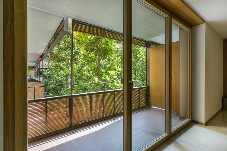 Très central et moderne appartement 2.5 pièces – photo 3 sur 11