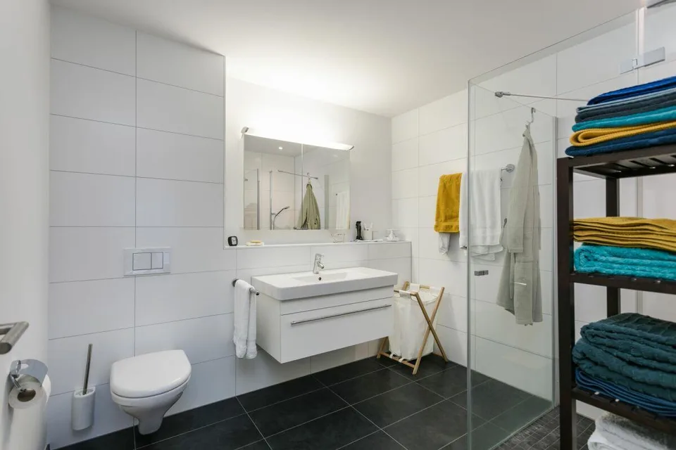 Très central et moderne appartement 2.5 pièces – photo 8 sur 11