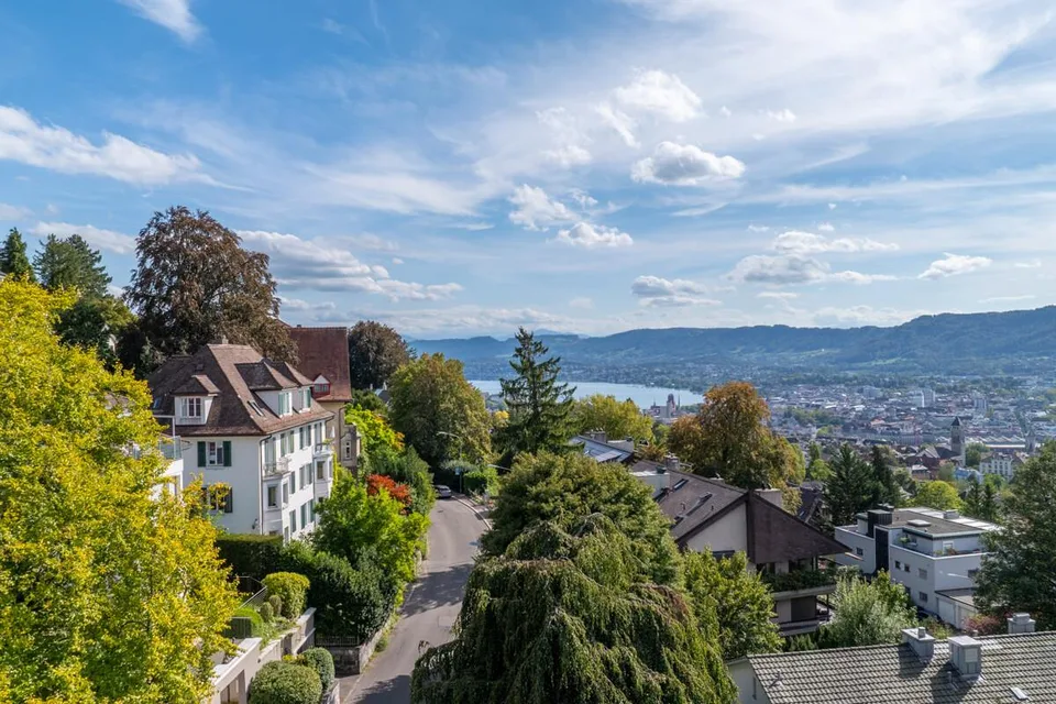 Distretto 6 di Zurigo: appartamento a duplex con terrazza sul tetto e vista panoramica – foto 4 di 5