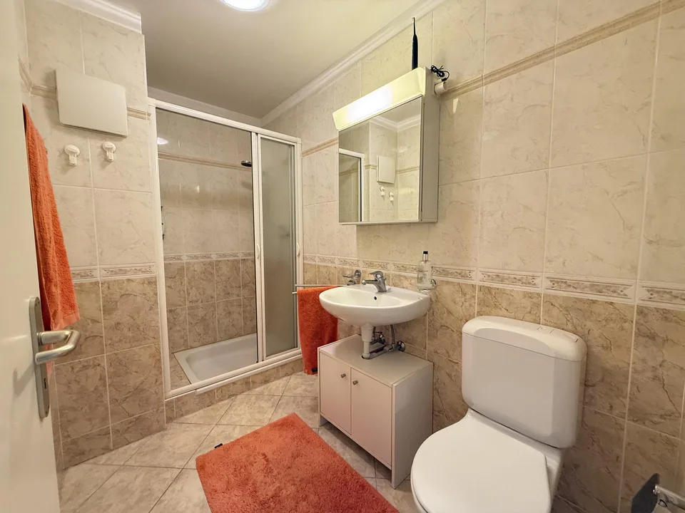 Appartamento luminoso e moderno di 4,5 stanze al sesto piano – photo 8 sur 9