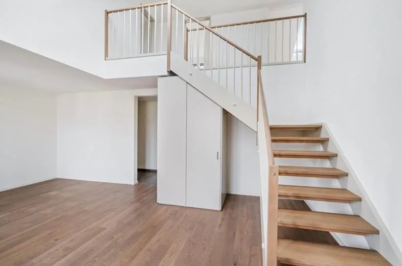 4.5-Zimmer-Maisonette-Wohnung in Zürich-Seebach zu vermieten! – photo 2 sur 10