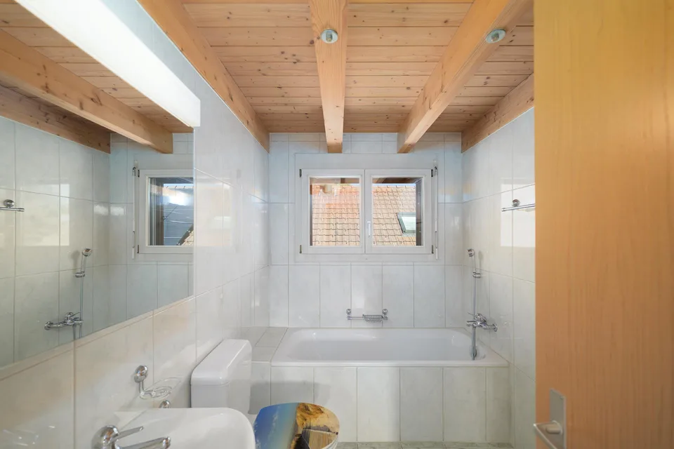 3.5-Zimmer-Maisonette mit 144 m², Galerie und viel Potenzial – photo 13 sur 21