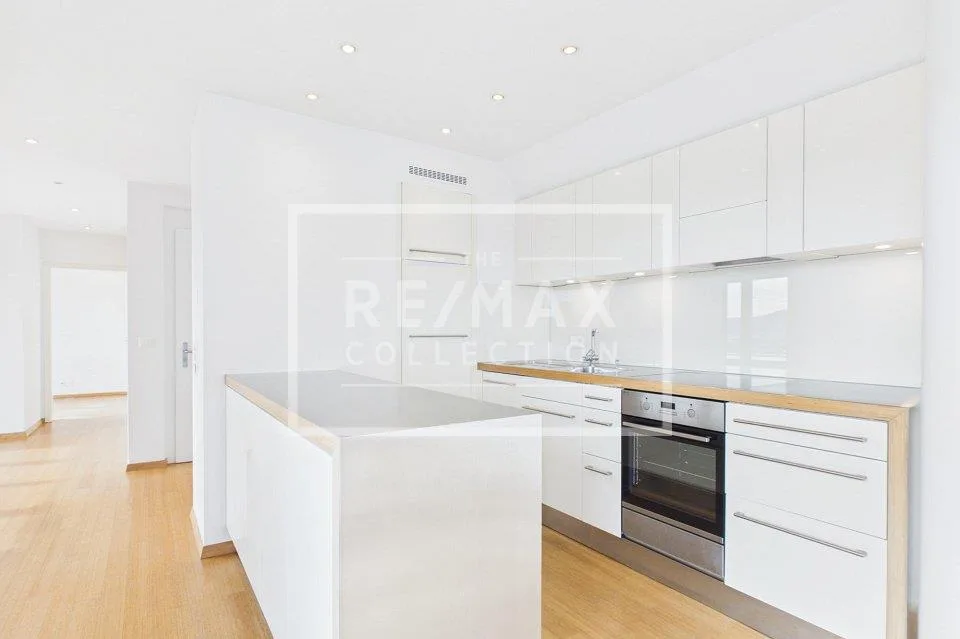 Appartamento attico di 2,5 stanze e studio aggiuntivo sul Zurichberg – foto 4 di 13