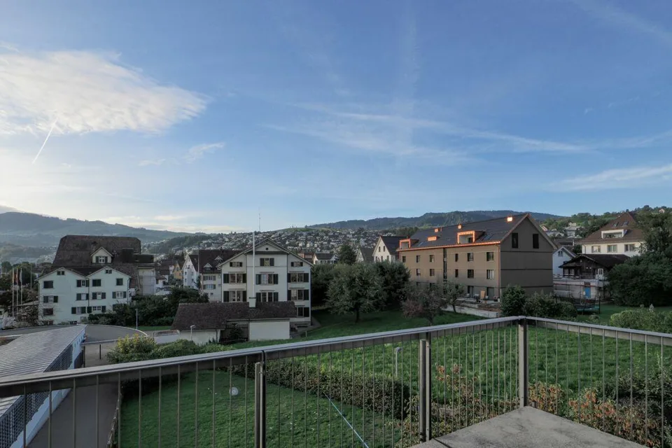 Dreamlike lake view in top location! – photo 4 of 13