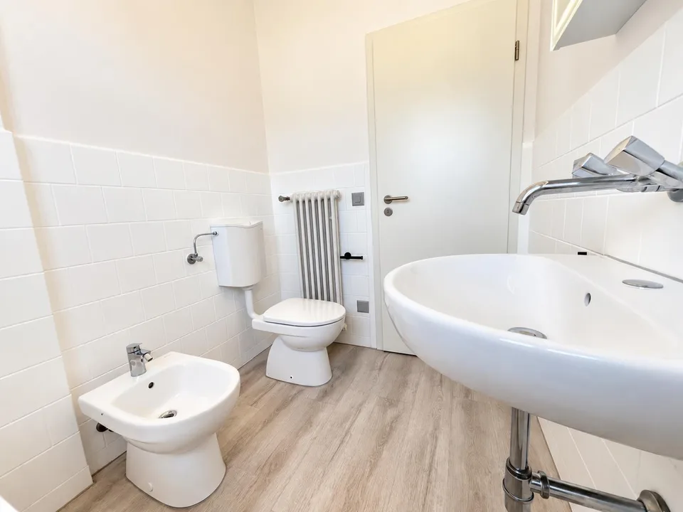 Bis zu 2 Monate kostenlos - 3.5 Zimmer vollständig renoviert in Chiasso – Foto 6 von 8