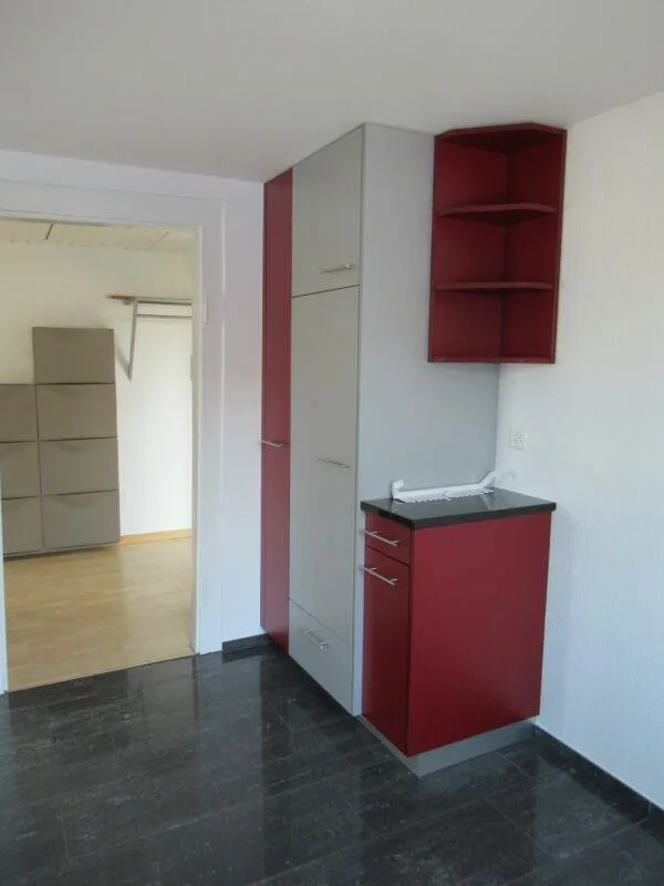 zentrale & charmante 3.5 Zimmerwohnung – Foto 3 von 8
