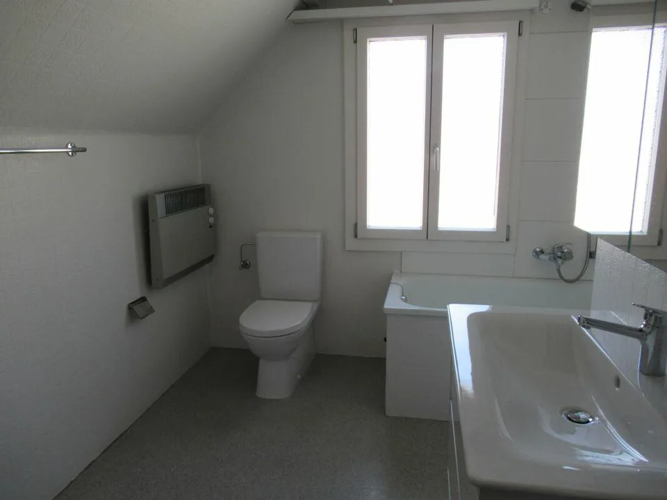 zentrale & charmante 3.5 Zimmerwohnung – Foto 7 von 8