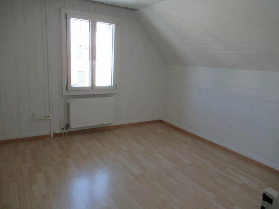 zentrale & charmante 3.5 Zimmerwohnung – Foto 5 von 8