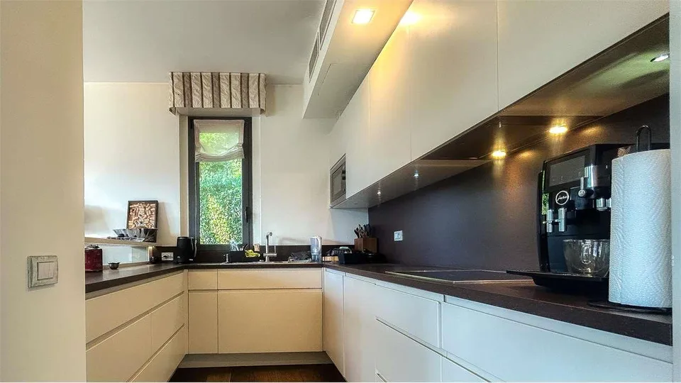 PRESTIGIOSO APPARTAMENTO CON VISTA LAGO MOZZAFIATO – Foto 6 von 13