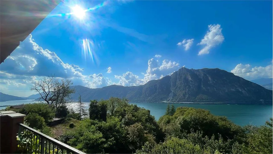 PRESTIGIOSO APPARTAMENTO CON VISTA LAGO MOZZAFIATO – Foto 2 von 13