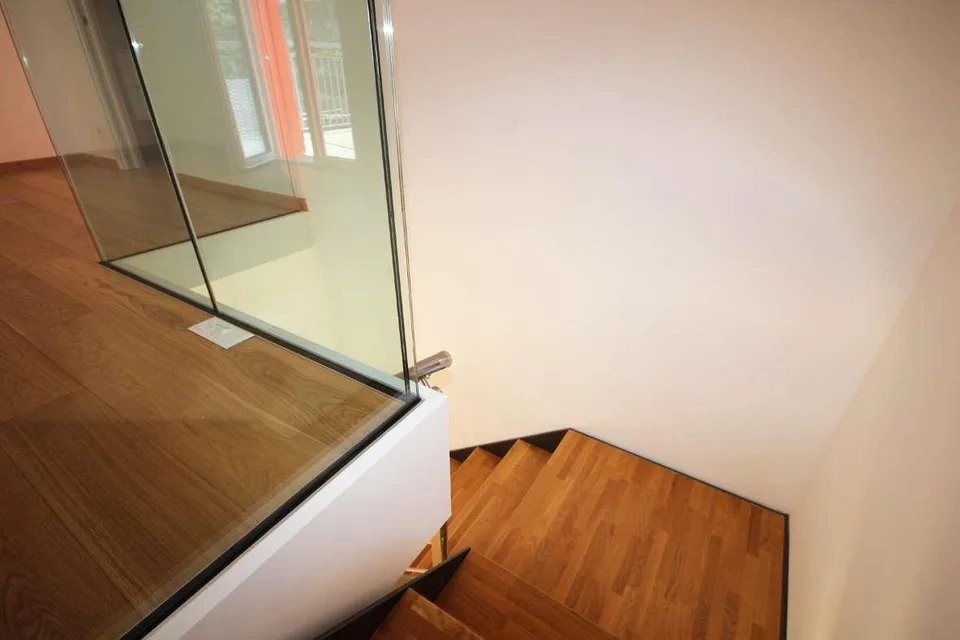 Mendrisio-Capolago: moderno 2,5 loc. duplex nel nucleo – foto 8 di 9