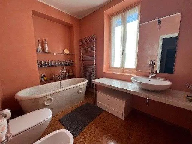 MERAVIGLIOSO DUPLEX CON GIARDINO A VICO MORCOTE – foto 9 di 10