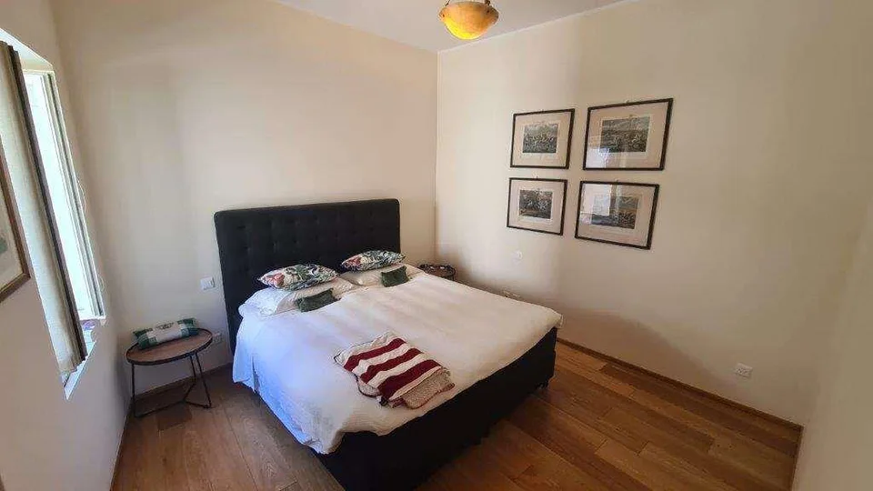MERAVIGLIOSO DUPLEX CON GIARDINO A VICO MORCOTE – foto 8 di 10