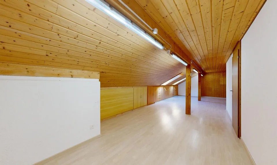 Stilvolle 4.5-Zimmer-Wohnung mit Ausbaupotenzial – Foto 12 von 13