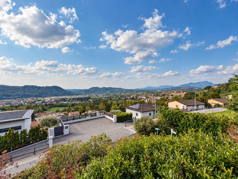 Noble Villa in Vacallo – photo 30 of 30