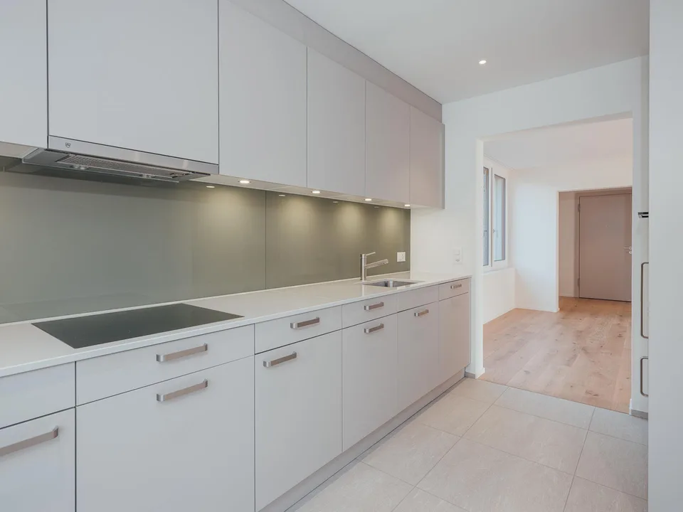 Moderne 3.5 Zimmerwohnung mit Gartensitzplatz & Bergpanorama – photo 5 of 14