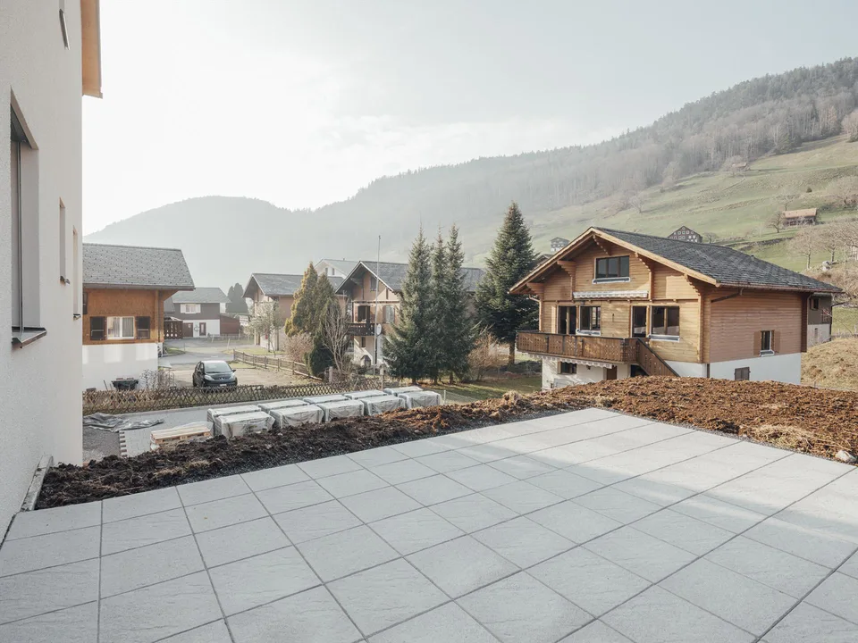 Moderne 3.5 Zimmerwohnung mit Gartensitzplatz & Bergpanorama – photo 9 of 14