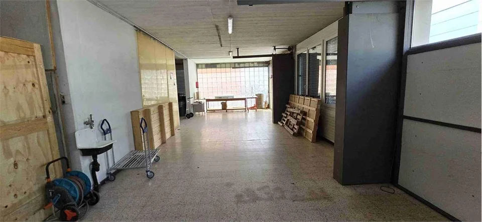 UFFICI E MAGAZZINI IN ZONA STRATEGICA – Foto 6 von 8