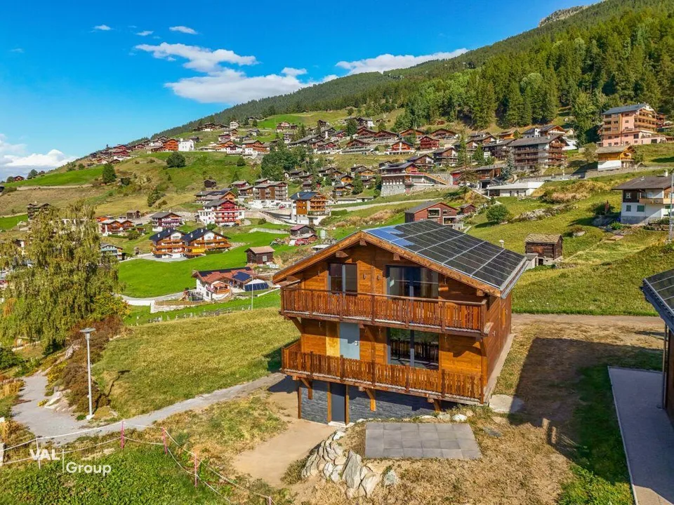Das letzte Chalet: Neubau mit Zweitwohnsitz in Grächen – Foto 2 von 24