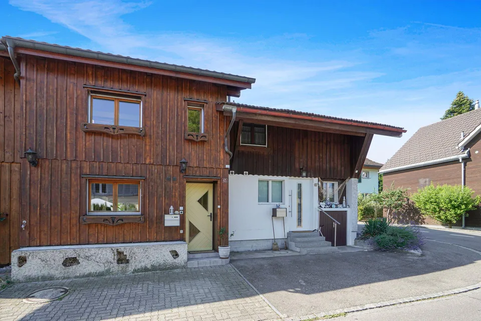 Reserviert -Charmantes 5.5-Zimmer-Reihenhaus in Niederuzwil – Ihr n... – photo 13 sur 15