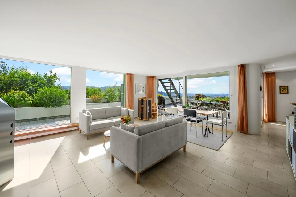 Appartement penthouse avec panorama, terrasses sur le toit et studio séparé – photo 4 sur 14