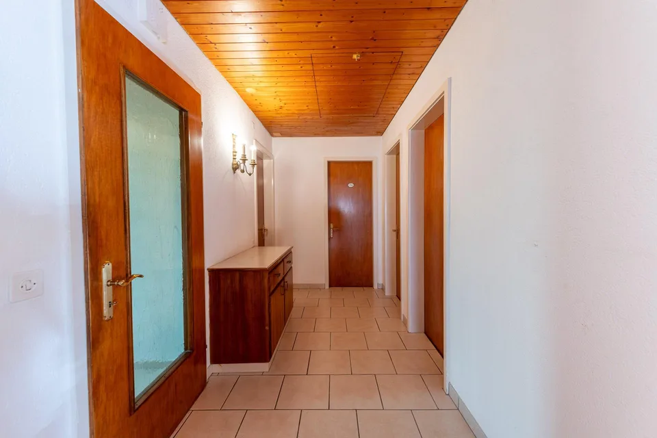Ein Zuhause zum Geniessen - 5-Zimmer Einfamilienhaus mit Wintergart... – photo 12 sur 13